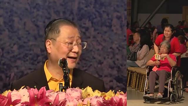 512 视频:黑无常已经来拉坐轮椅的老妈妈 腿上有很多鸡--20160820 马六甲