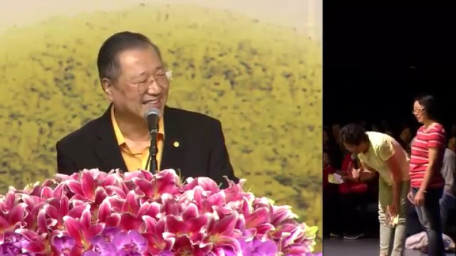 536 视频:年轻吃海鲜过多 视网膜破裂 师父加持眼睛马上明亮--20160918 纽约