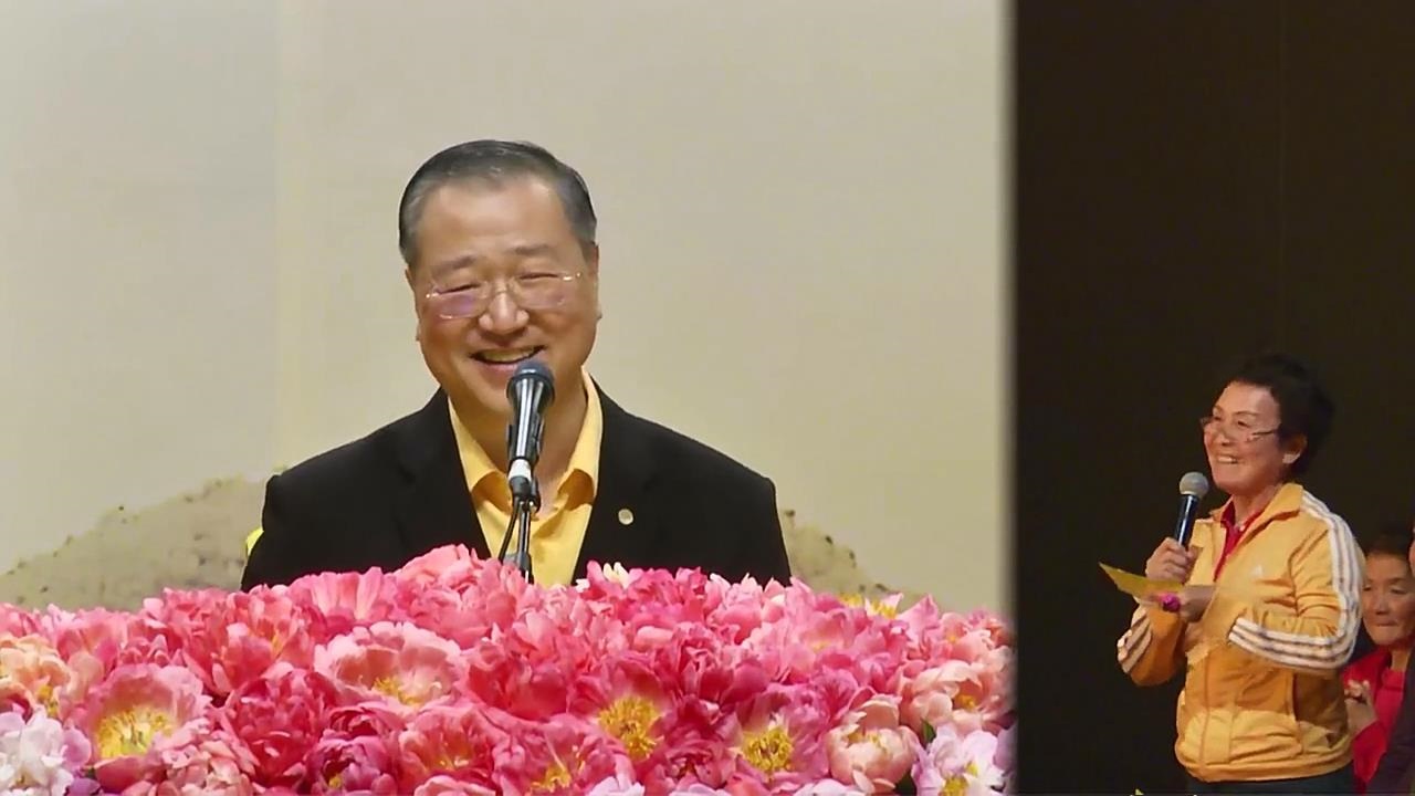 684 视频:女士肠胃动过手术,天生忧郁,勤俭持家,为丈夫操心烦恼,还完债会离开。家中财神曾来临--20171112澳大利亚 墨尔本