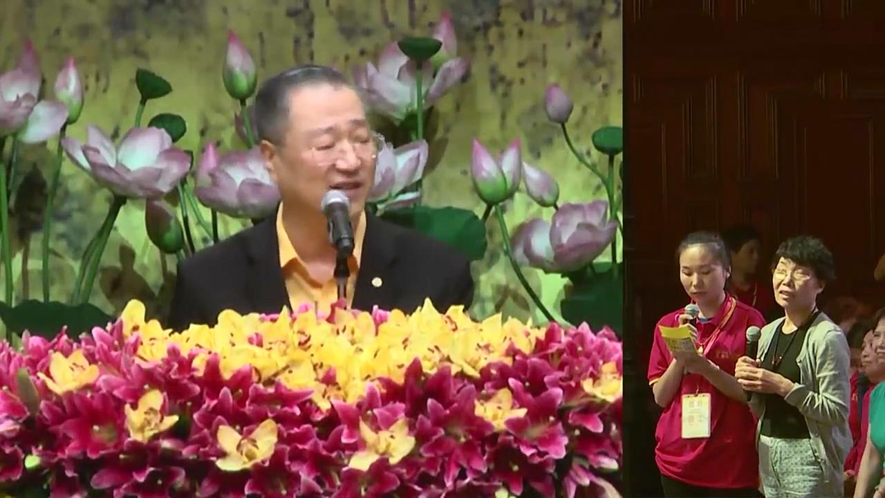 695 视频:过世的外公高大英俊,一直在家里不走;父亲从不祭拜外公,得罪亡灵,致使背不舒服,肩膀酸痛,泌尿系统不好--20180211澳大利亚 悉尼