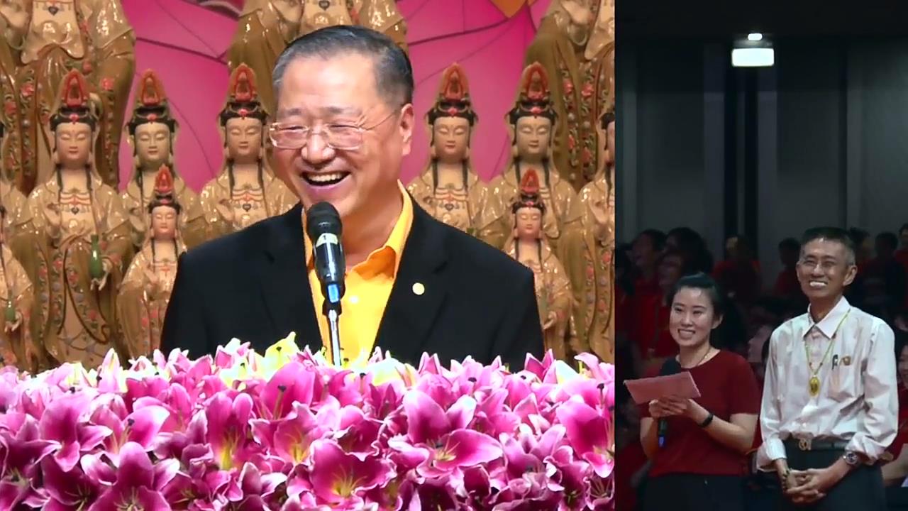 699 视频:师父精确看出癌症男士爱打抱不平,常得罪人;年轻时女性朋友车祸离世,前来要经;师父加持可保五六年寿命--20180310印尼 雅加达