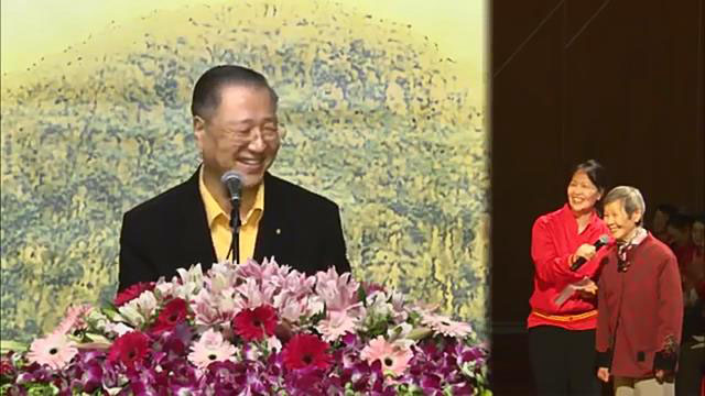 752 视频:过世的哥哥曾经济援助老妈妈2500美金,师父精确报出金额,老妈妈不得不笑着默认--20181110澳大利亚 墨尔本